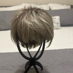 Elegant Brown and Cream Women's Hair Wig